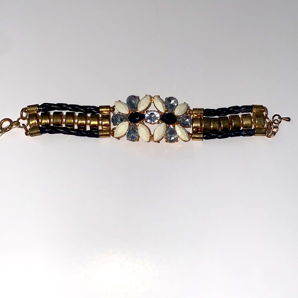 Fashion flower bracelet